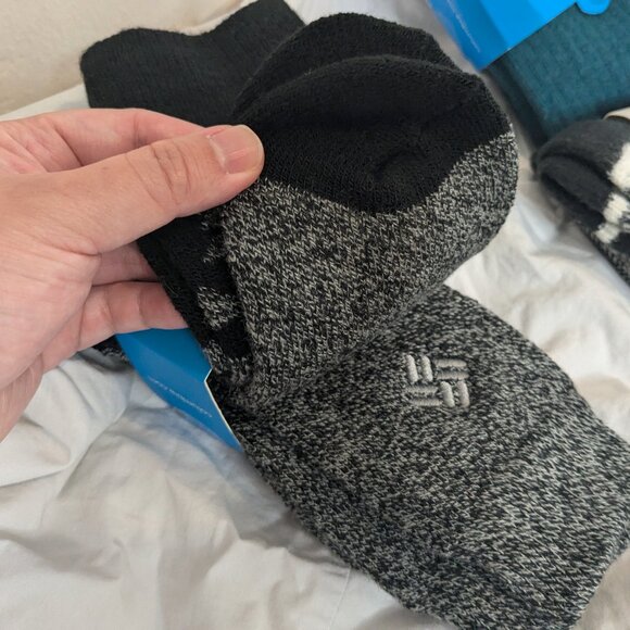 Bundle of Brand New Winter Socks - Picture 4 of 16